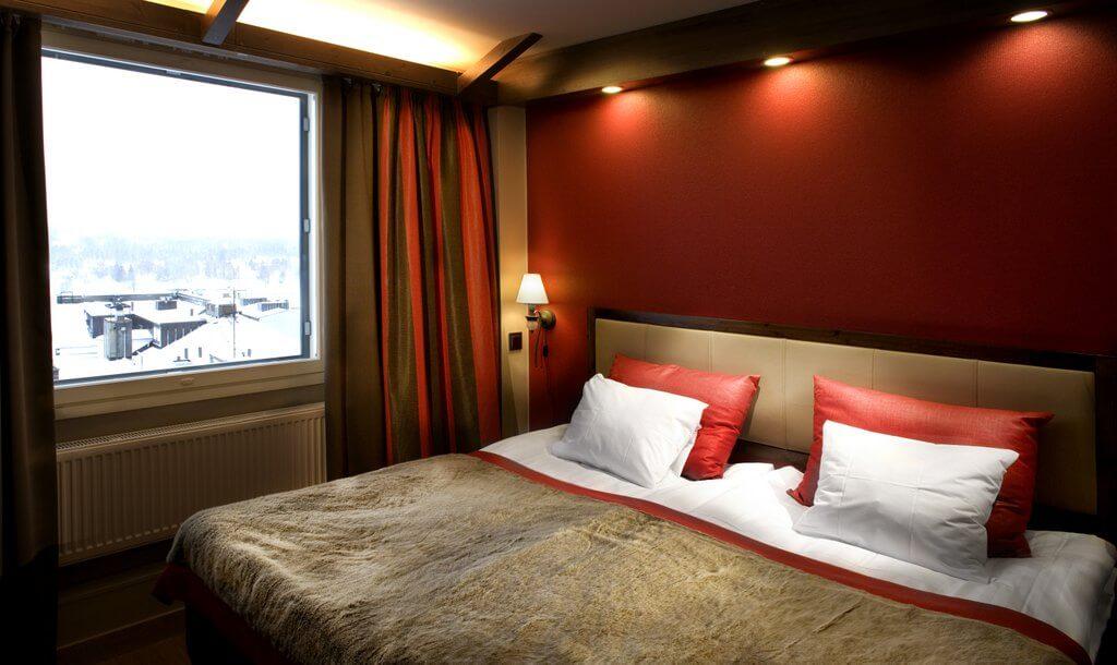 hs_room_AuroraBorealisSuiteBedroom_3000x1787 (1)