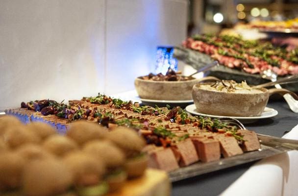 Santa's hotel Tunturi Herkkupöytä 2021